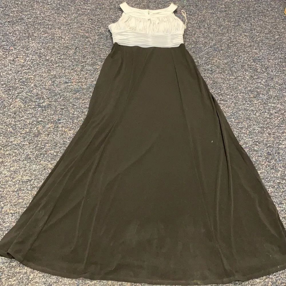 Melrose Gray and Black Maxi Dress sz. 6 petite